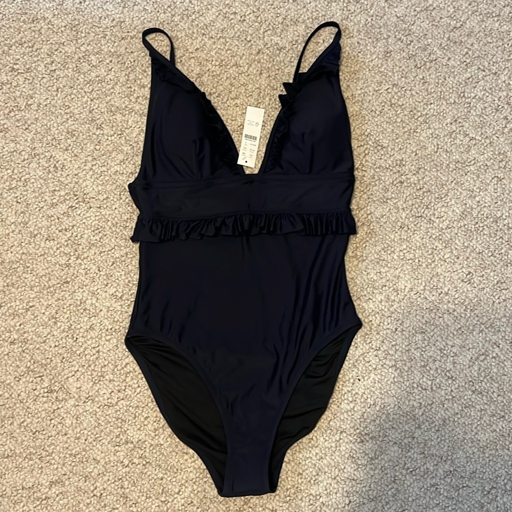 EUC J crew size 6 one piece ruffles swimsuit